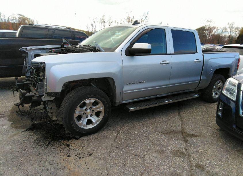 Photo 2 of 2015 Chevrolet Silverado 1500 2LT (VIN 3GCUKREC2FG324025)
