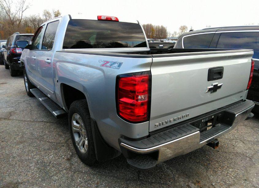 Photo 3 of 2015 Chevrolet Silverado 1500 2LT (VIN 3GCUKREC2FG324025)