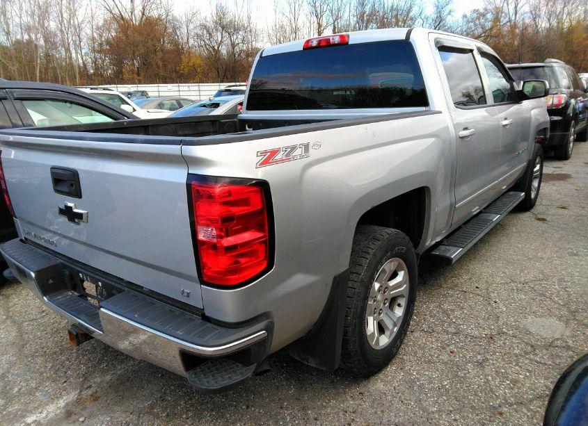 Photo 4 of 2015 Chevrolet Silverado 1500 2LT (VIN 3GCUKREC2FG324025)
