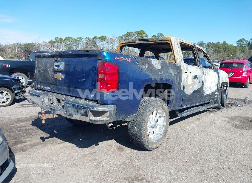 Photo 4 of 2015 Chevrolet Silverado 1500 1LT (VIN 3GCUKREC2FG328902)