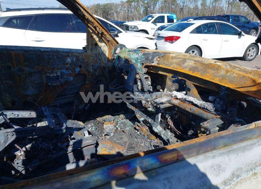 Photo 5 of 2015 Chevrolet Silverado 1500 1LT (VIN 3GCUKREC2FG328902)