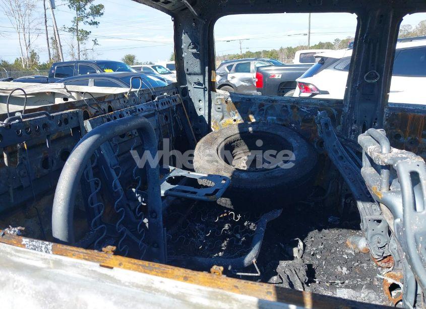 Photo 8 of 2015 Chevrolet Silverado 1500 1LT (VIN 3GCUKREC2FG328902)