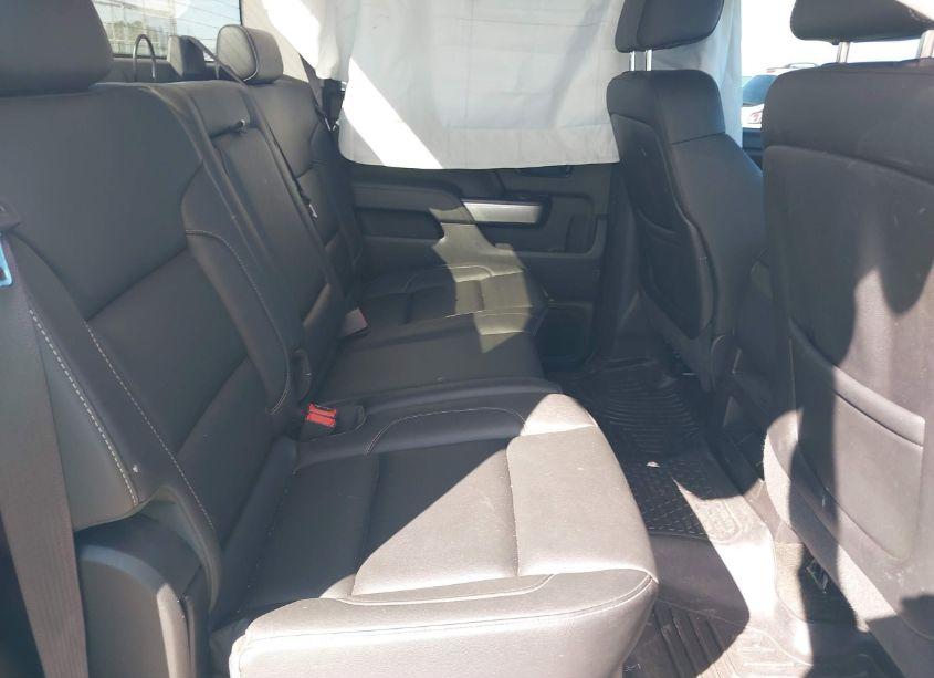 Photo 8 of 2015 Chevrolet Silverado 1500 1LT (VIN 3GCUKREC2FG353525)