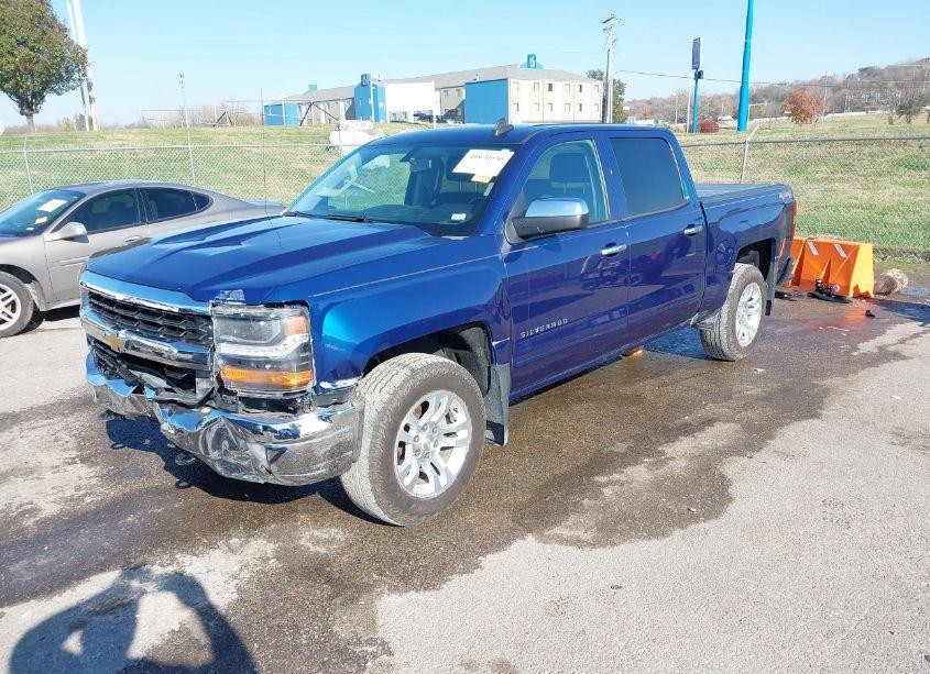Photo 2 of 2016 Chevrolet Silverado 1500 1LT (VIN 3GCUKREC2GG163810)