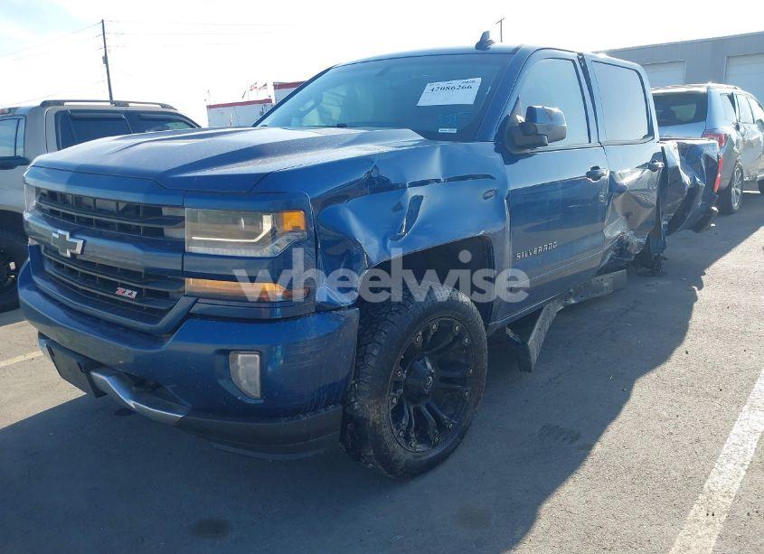 Photo 2 of 2016 Chevrolet Silverado 1500 2LT (VIN 3GCUKREC2GG314175)