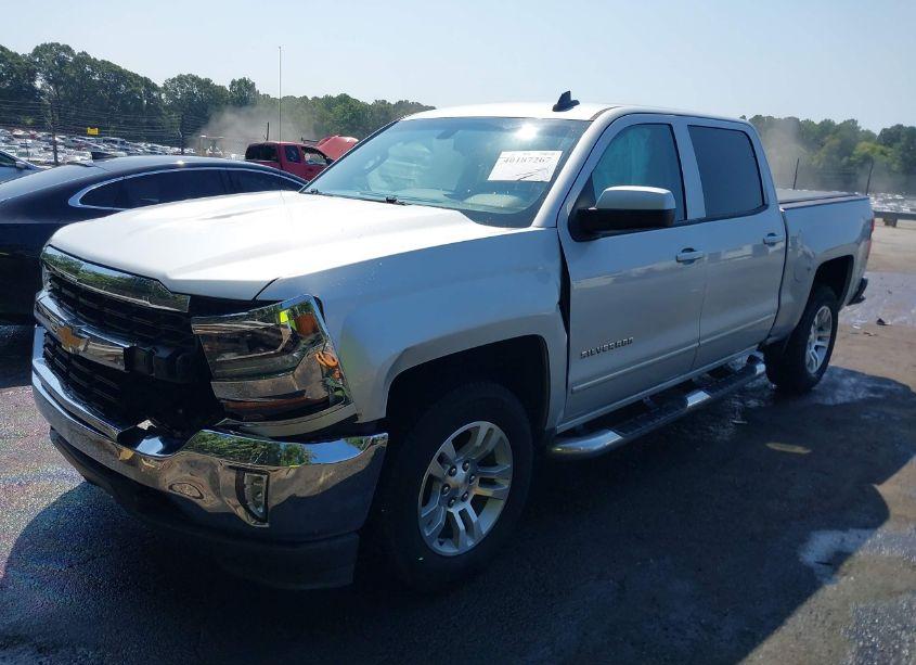 Photo 2 of 2016 Chevrolet Silverado 1500 1LT (VIN 3GCUKREC2GG325466)