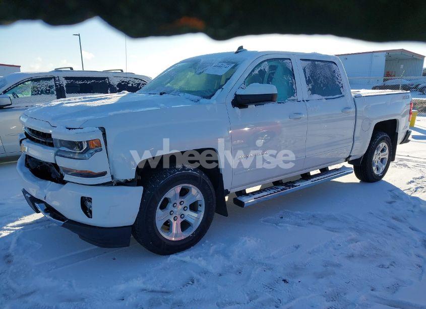Photo 2 of 2017 Chevrolet Silverado 1500 2LT (VIN 3GCUKREC2HG123244)