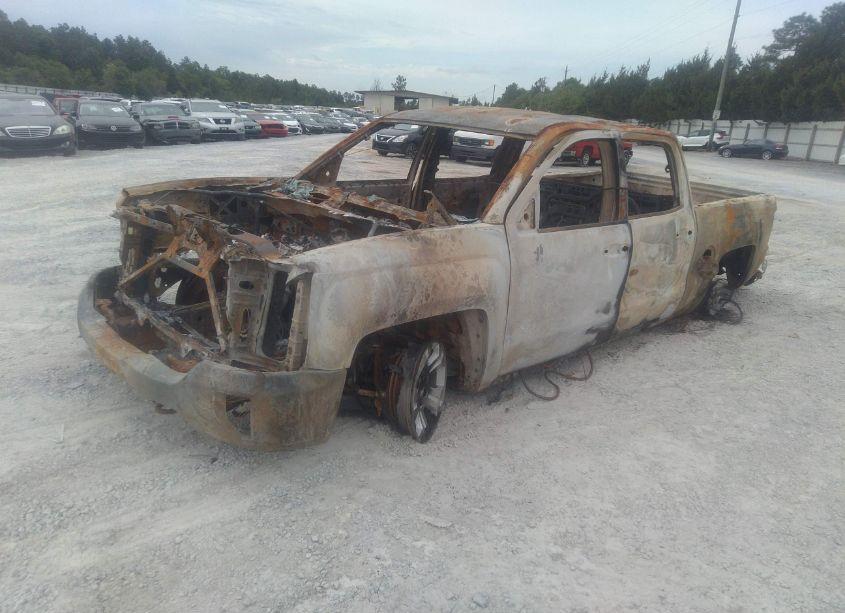 Photo 2 of 2017 Chevrolet Silverado 1500 2LT (VIN 3GCUKREC2HG166384)