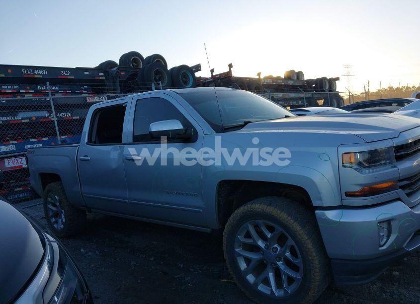 Photo 13 of 2017 Chevrolet Silverado 1500 2LT (VIN 3GCUKREC2HG237728)