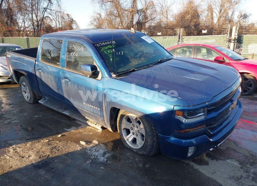 2017 Chevrolet Silverado 1500 2LT (VIN 3GCUKREC2HG271684) main photo