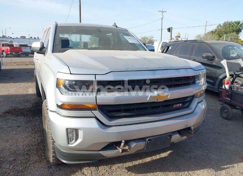 2017 Chevrolet Silverado 1500 2LT (VIN 3GCUKREC2HG392487) main photo