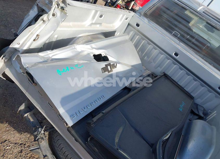 Photo 12 of 2017 Chevrolet Silverado 1500 2LT (VIN 3GCUKREC2HG392487)