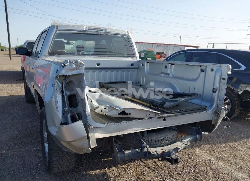 Photo 3 of 2017 Chevrolet Silverado 1500 2LT (VIN 3GCUKREC2HG392487)