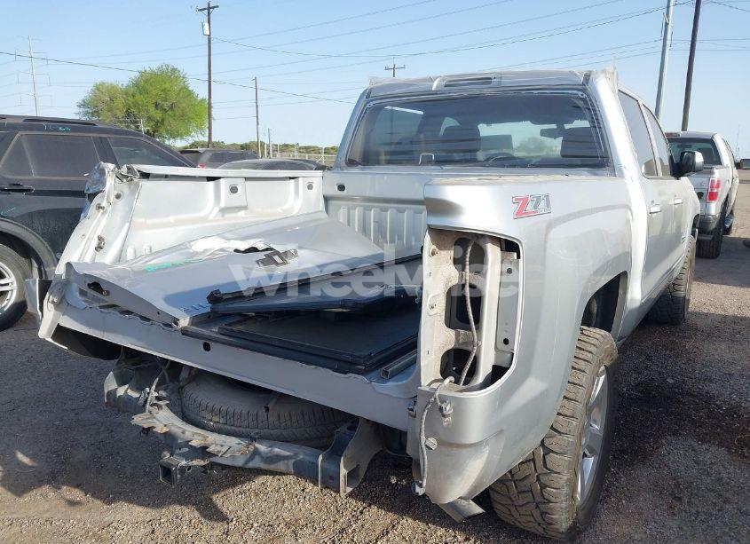 Photo 4 of 2017 Chevrolet Silverado 1500 2LT (VIN 3GCUKREC2HG392487)