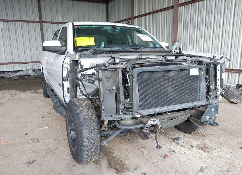 2017 Chevrolet Silverado 1500 2LT (VIN 3GCUKREC2HG467303) main photo