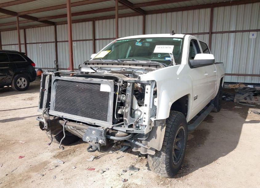 Photo 2 of 2017 Chevrolet Silverado 1500 2LT (VIN 3GCUKREC2HG467303)