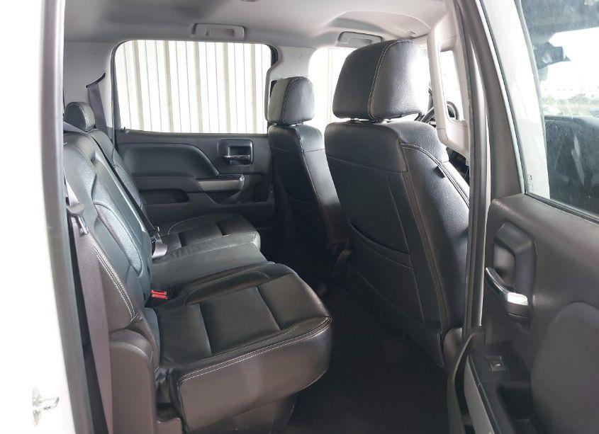 Photo 8 of 2017 Chevrolet Silverado 1500 2LT (VIN 3GCUKREC2HG467303)