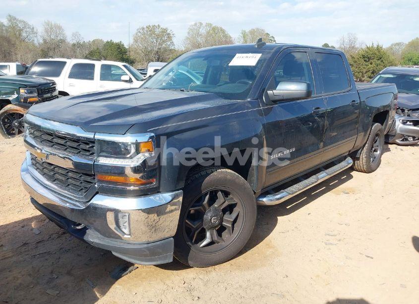 Photo 2 of 2017 Chevrolet Silverado 1500 1LT (VIN 3GCUKREC2HG493092)