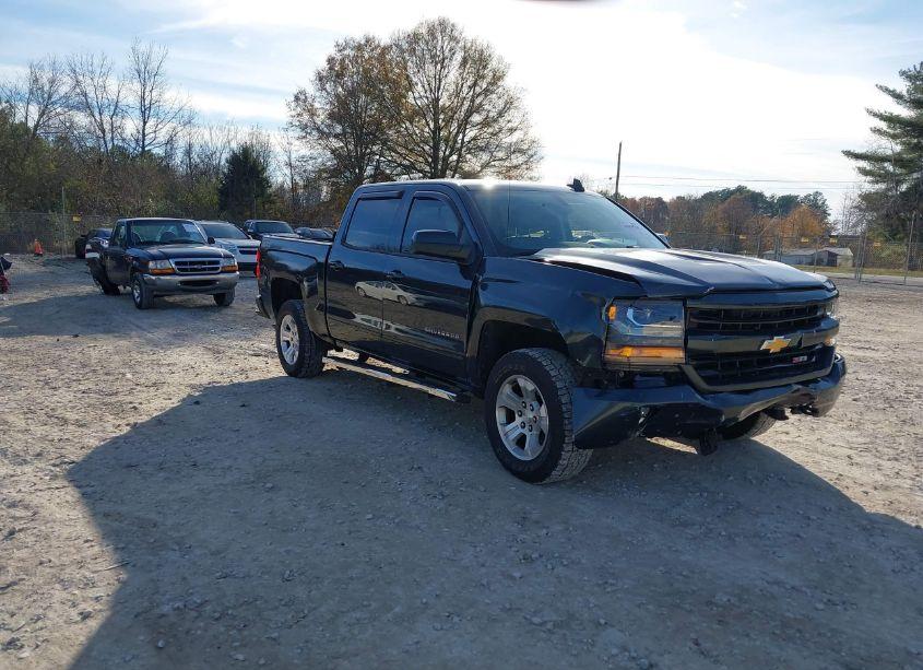 2017 Chevrolet Silverado 1500 2LT (VIN 3GCUKREC2HG494274) main photo