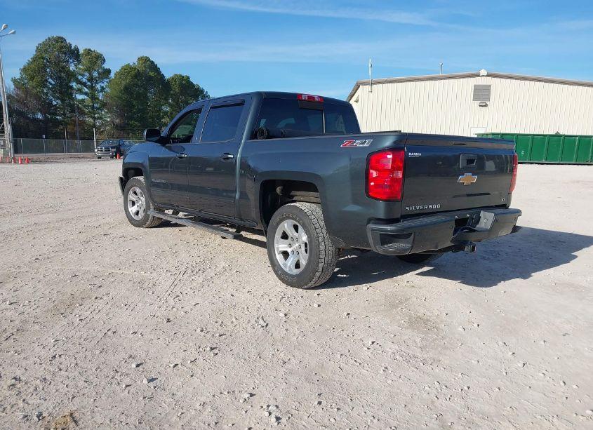 Photo 3 of 2017 Chevrolet Silverado 1500 2LT (VIN 3GCUKREC2HG494274)