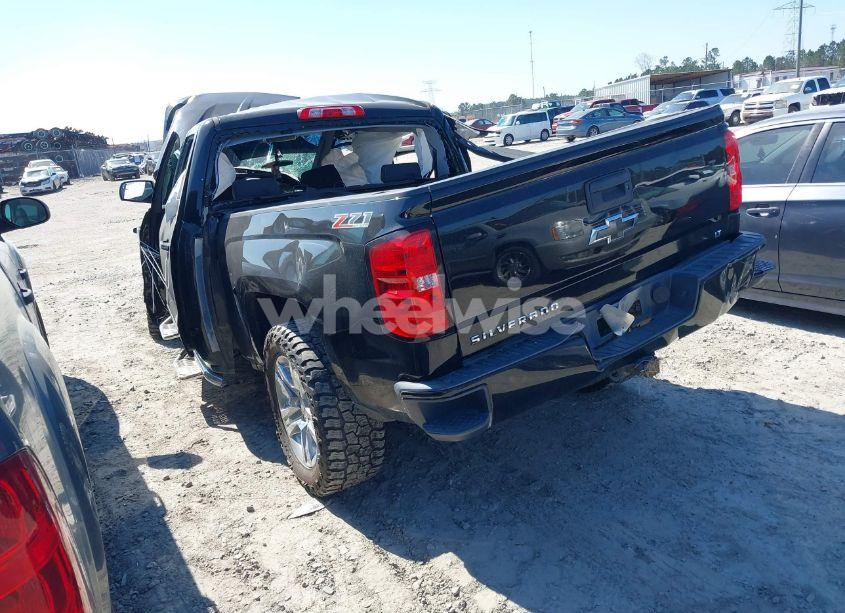 Photo 3 of 2017 Chevrolet Silverado 1500 2LT (VIN 3GCUKREC2HG518766)