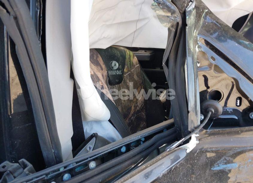 Photo 5 of 2017 Chevrolet Silverado 1500 2LT (VIN 3GCUKREC2HG518766)