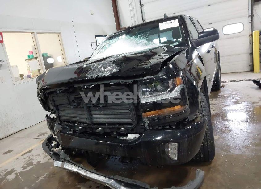 Photo 13 of 2018 Chevrolet Silverado 1500 2LT (VIN 3GCUKREC2JG178119)