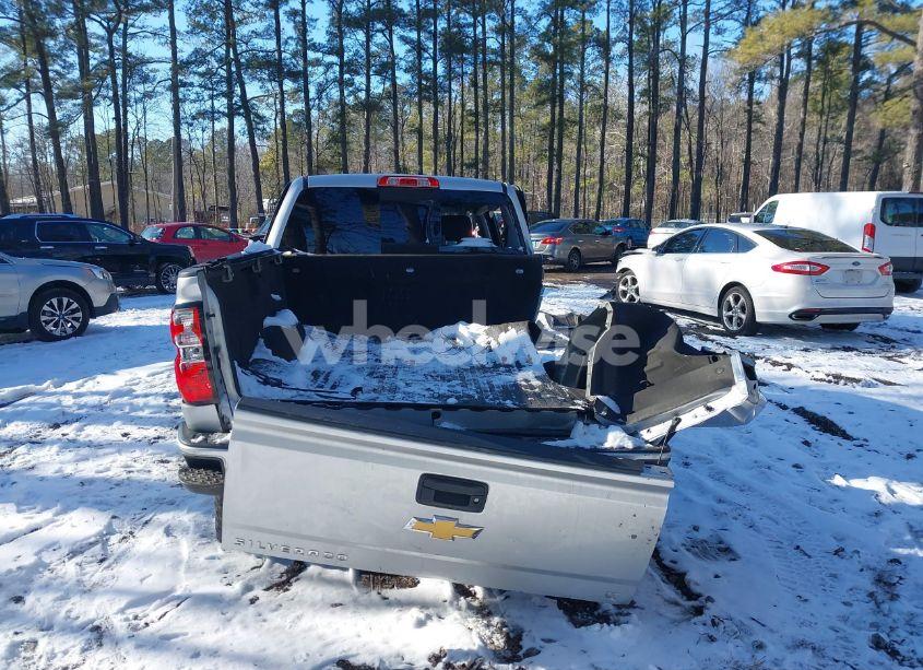 Photo 16 of 2018 Chevrolet Silverado 1500 2LT (VIN 3GCUKREC2JG234706)