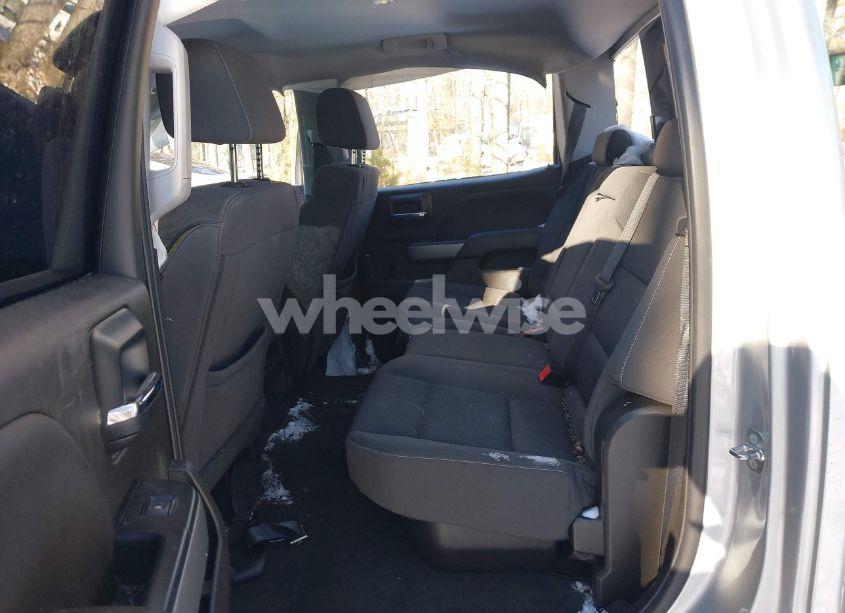 Photo 8 of 2018 Chevrolet Silverado 1500 2LT (VIN 3GCUKREC2JG234706)