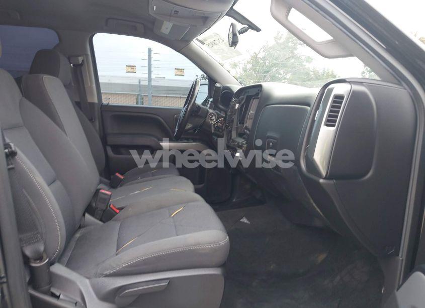 Photo 5 of 2018 Chevrolet Silverado 1500 2LT (VIN 3GCUKREC2JG237038)