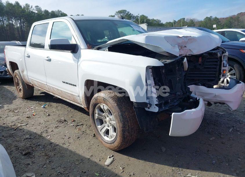 2018 Chevrolet Silverado 1500 2LT (VIN 3GCUKREC2JG302891) main photo