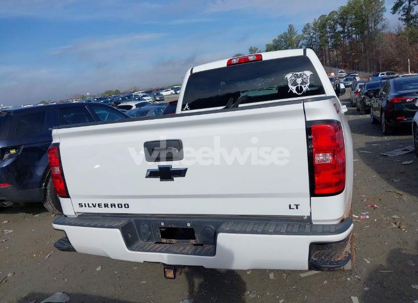 Photo 16 of 2018 Chevrolet Silverado 1500 2LT (VIN 3GCUKREC2JG302891)