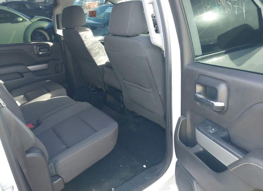 Photo 8 of 2018 Chevrolet Silverado 1500 2LT (VIN 3GCUKREC2JG323157)