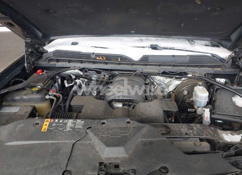 Photo 10 of 2018 Chevrolet Silverado 1500 2LT (VIN 3GCUKREC2JG345157)