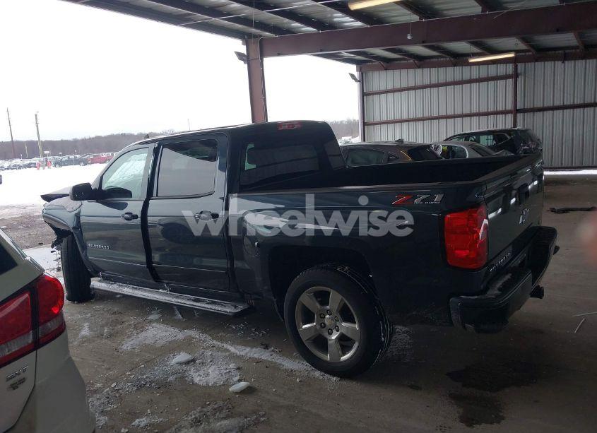 Photo 15 of 2018 Chevrolet Silverado 1500 2LT (VIN 3GCUKREC2JG345157)