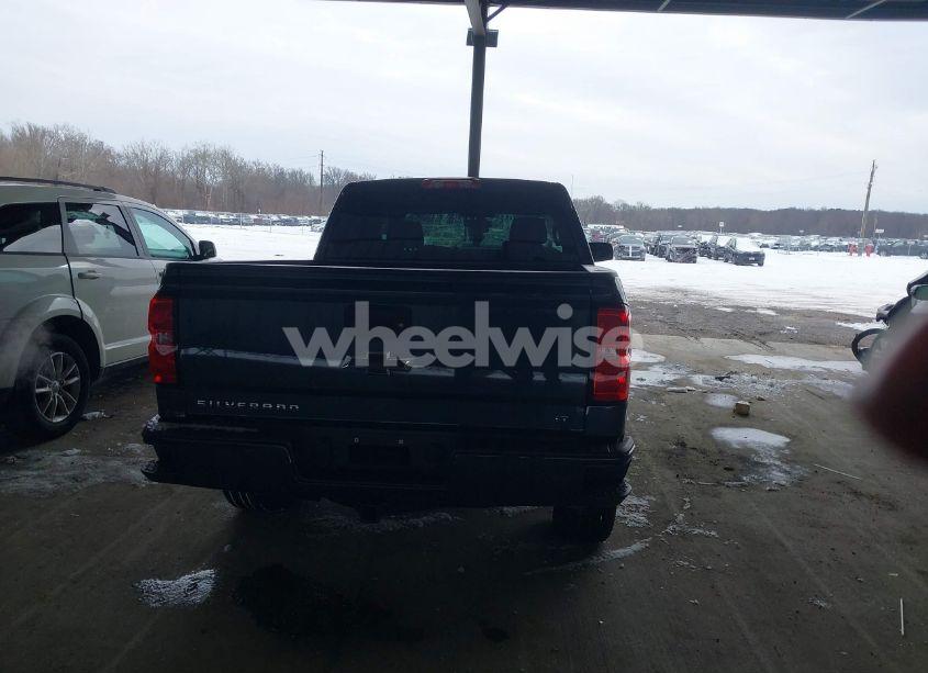 Photo 17 of 2018 Chevrolet Silverado 1500 2LT (VIN 3GCUKREC2JG345157)