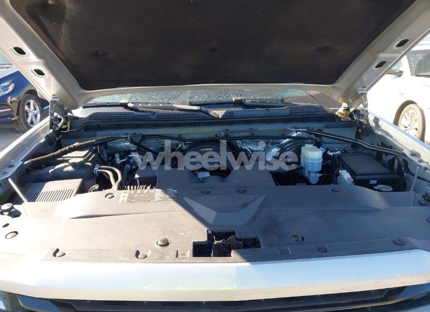 Photo 10 of 2018 Chevrolet Silverado 1500 2LT (VIN 3GCUKREC2JG394519)