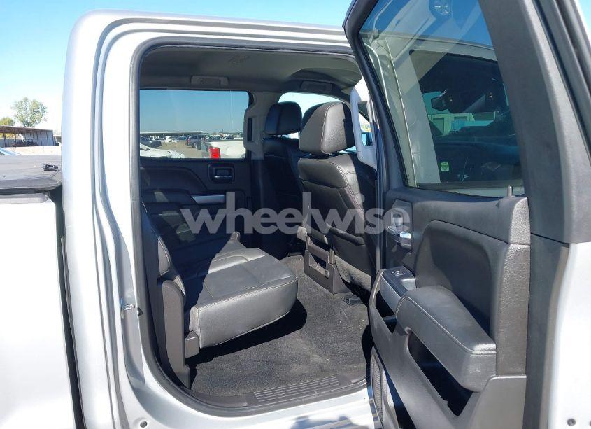 Photo 8 of 2018 Chevrolet Silverado 1500 2LT (VIN 3GCUKREC2JG394519)