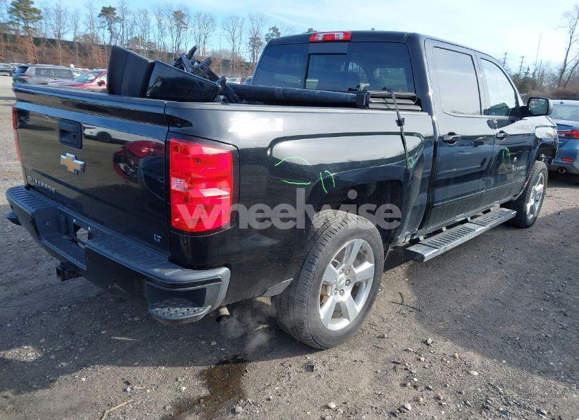 Photo 4 of 2018 Chevrolet Silverado 1500 2LT (VIN 3GCUKREC2JG415045)