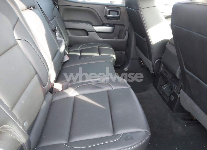 Photo 8 of 2018 Chevrolet Silverado 1500 2LT (VIN 3GCUKREC2JG415045)