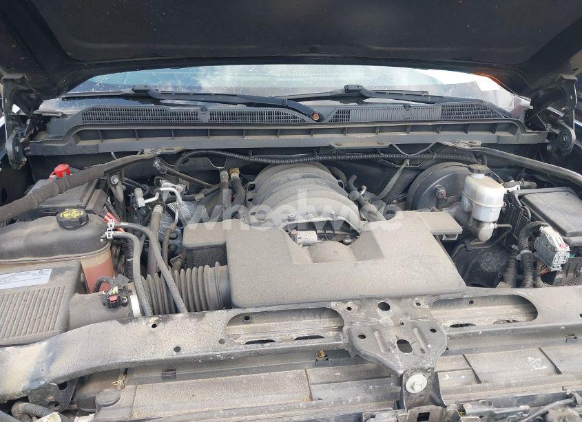 Photo 10 of 2018 Chevrolet Silverado 1500 2LT (VIN 3GCUKREC2JG496807)