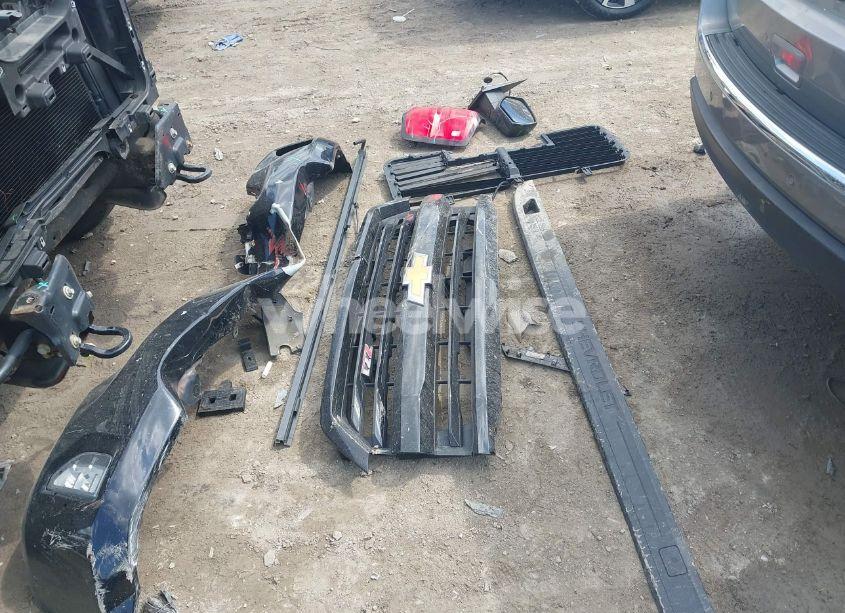 Photo 12 of 2018 Chevrolet Silverado 1500 2LT (VIN 3GCUKREC2JG496807)