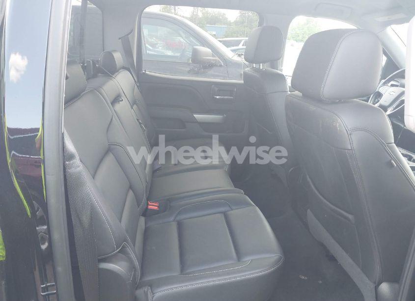 Photo 8 of 2018 Chevrolet Silverado 1500 2LT (VIN 3GCUKREC2JG496807)