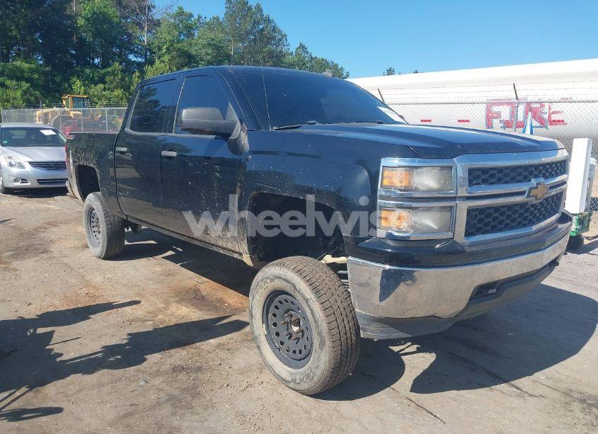 2014 Chevrolet Silverado 1500 1LT (VIN 3GCUKREC3EG136578) main photo