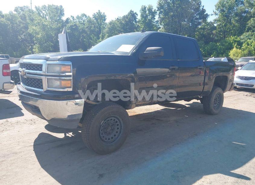 Photo 2 of 2014 Chevrolet Silverado 1500 1LT (VIN 3GCUKREC3EG136578)