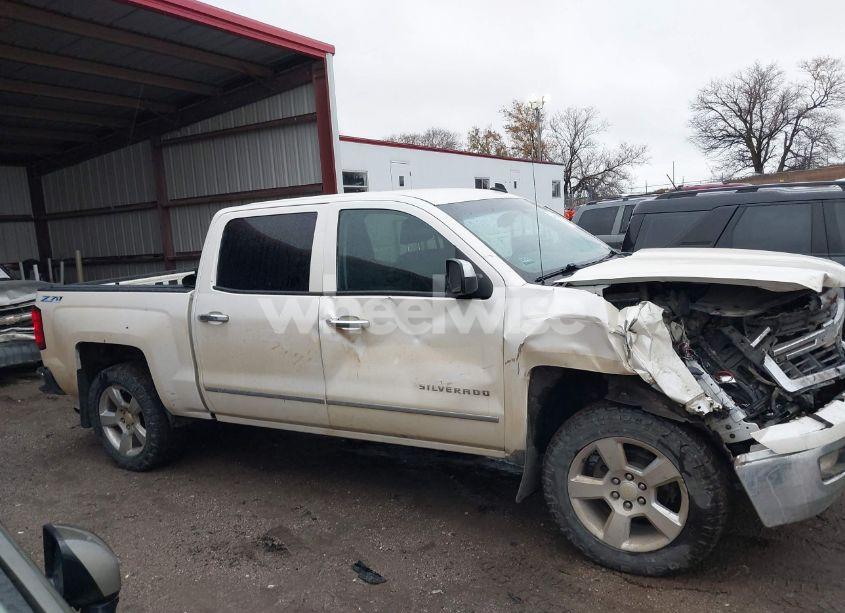 Photo 13 of 2014 Chevrolet Silverado 1500 2LT (VIN 3GCUKREC3EG164185)