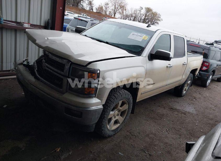 Photo 2 of 2014 Chevrolet Silverado 1500 2LT (VIN 3GCUKREC3EG164185)