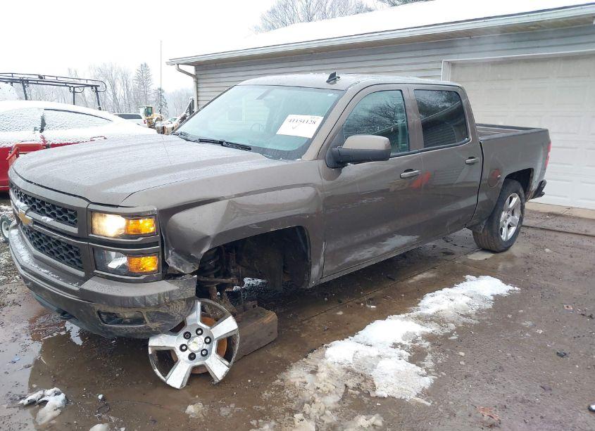 Photo 2 of 2014 Chevrolet Silverado 1500 1LT (VIN 3GCUKREC3EG232730)