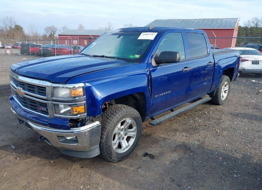 Photo 2 of 2014 Chevrolet Silverado 1500 2LT (VIN 3GCUKREC3EG351183)