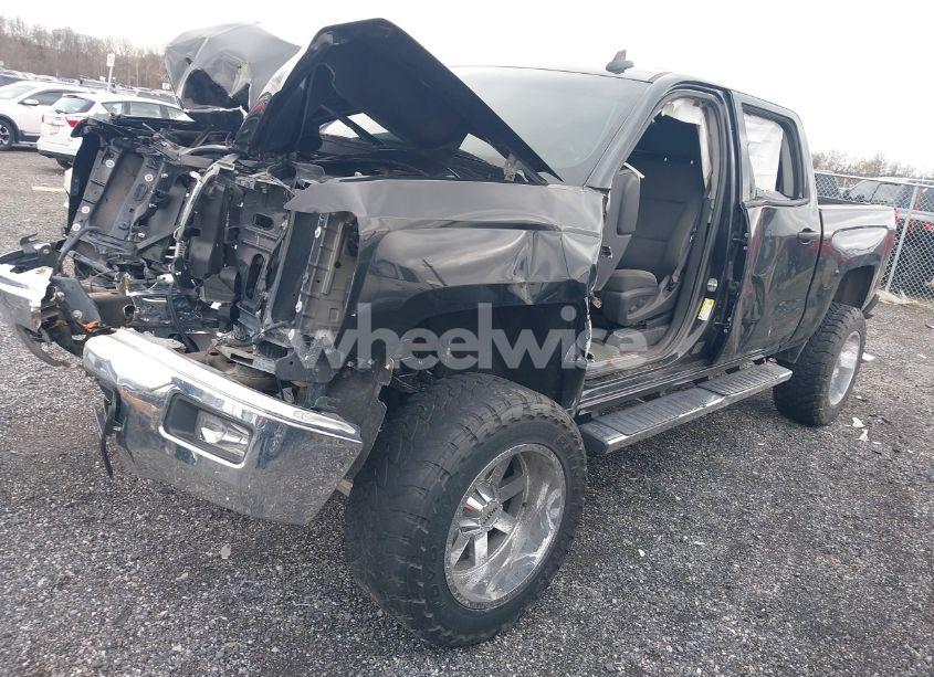 Photo 2 of 2015 Chevrolet Silverado 1500 2LT (VIN 3GCUKREC3FG125372)